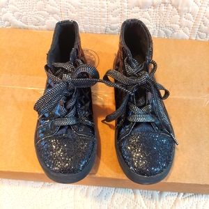 Girls black shoes Sequins On Toe Size 1